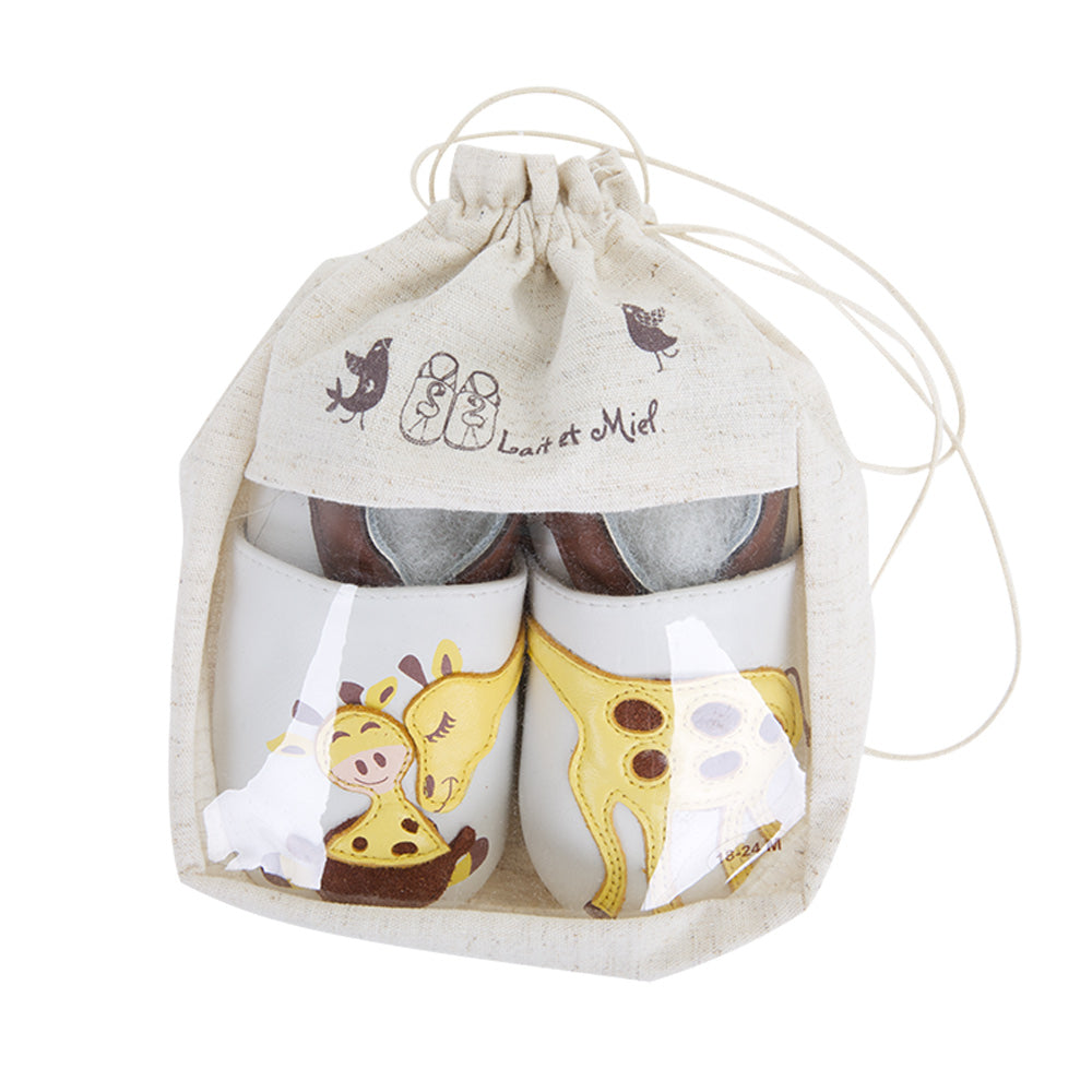 Soft Baby Moccasins - Giraffe Print | Lait et Miel